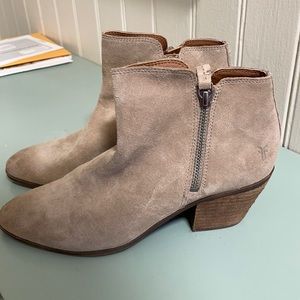 Frye tan suede boots